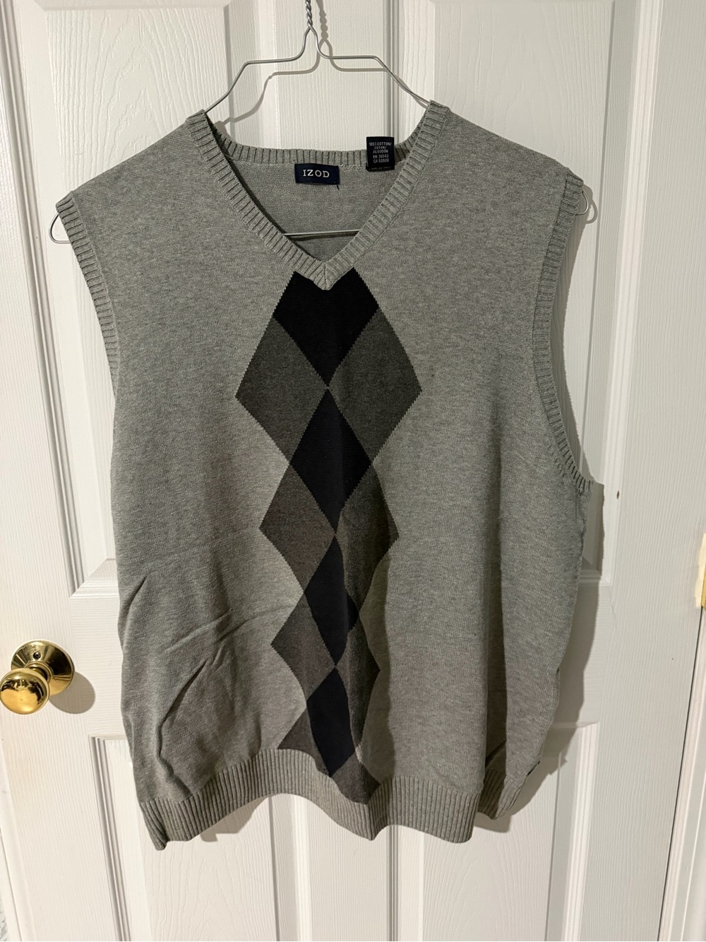 IZOD Men’s Gray Argyle V-Neck Sweater Vest